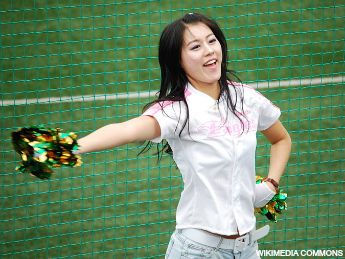 South Korea's Female Professionals Turn To Baseball Games For 'Girls Night  Out